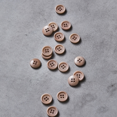 MeetMILK® Corozo Dish Button in Warm Sand (15mm)