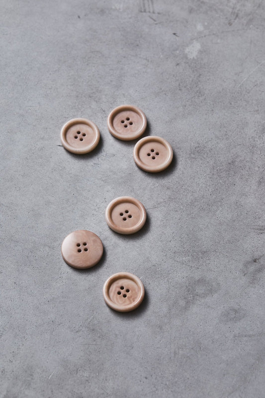 MeetMILK® Corozo Dish Button in Warm Sand (25mm)