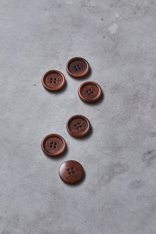 MeetMILK® Corozo Dish Button in Pecan (25mm)