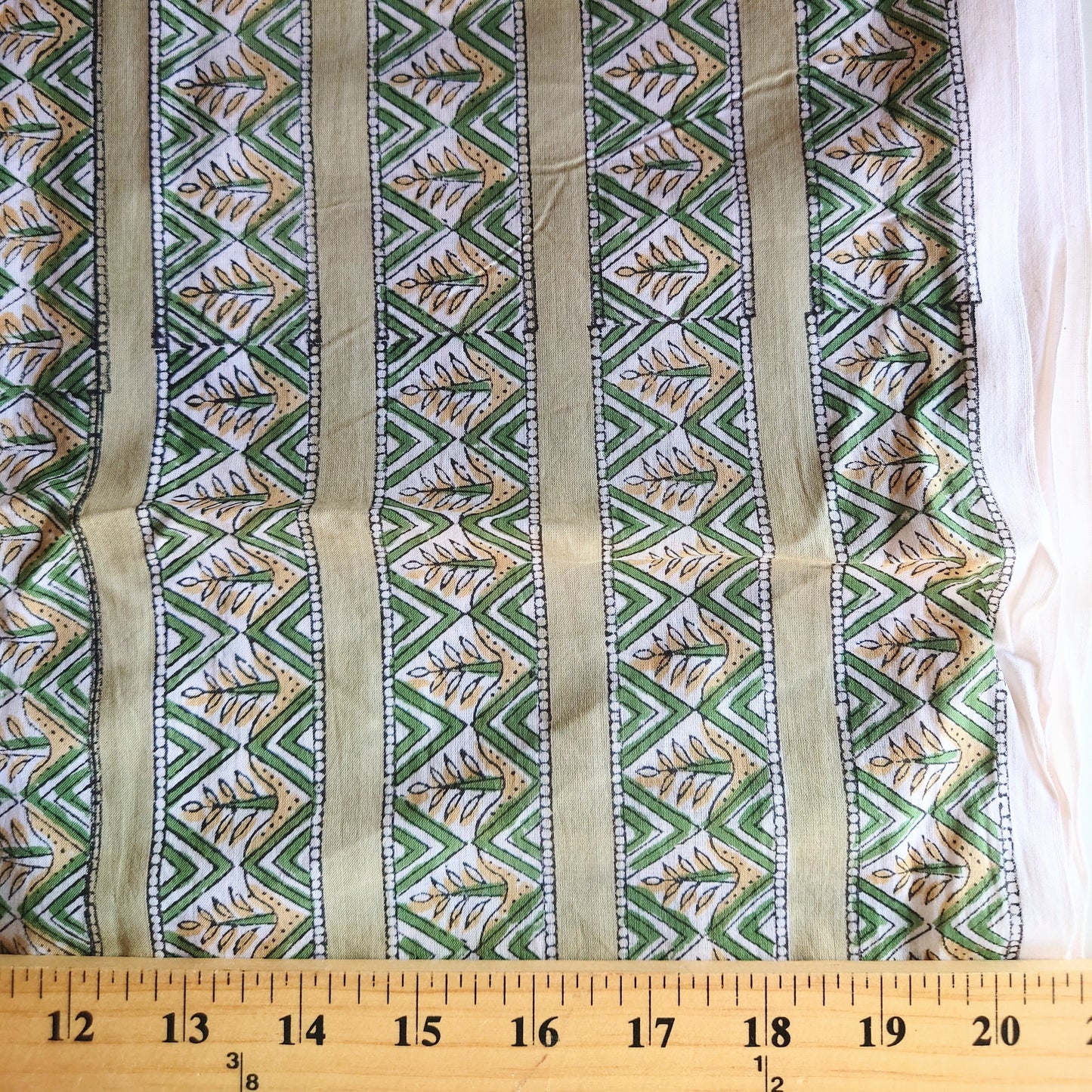 Zig-Zag Leaf Block-Printed Cotton in Green
