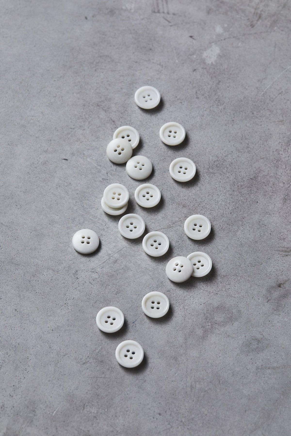 MeetMILK® Corozo Dish Button in Bright White (15mm)