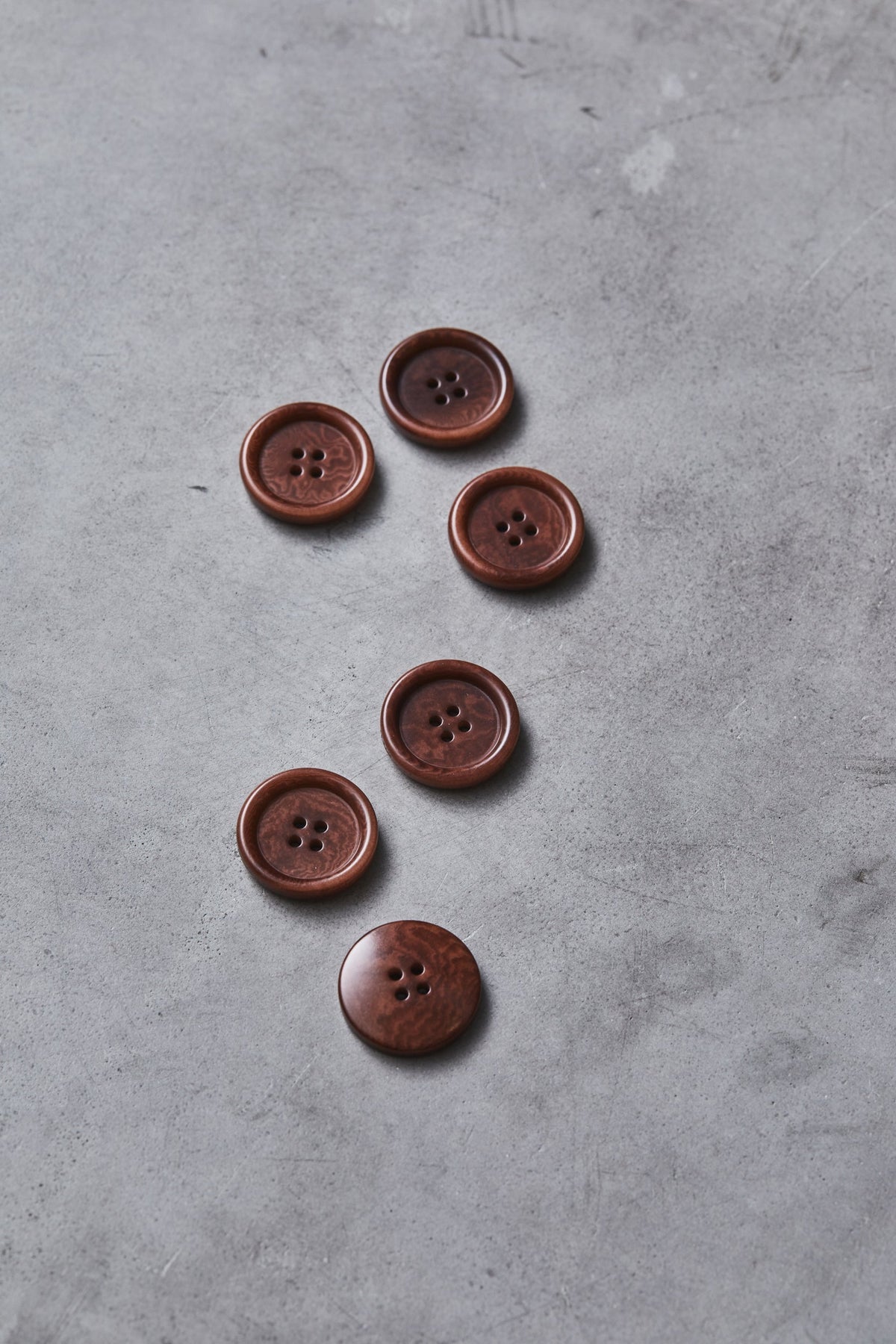 MeetMILK® Corozo Dish Button in Pecan (25mm)